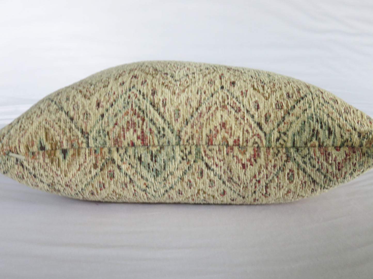 Faded Carpet Style Pillow Cover, Cream Hexgon Chenille Tapestry